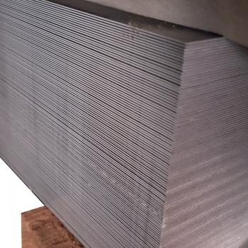 Aluminium Platten nach Maß. Eisenplatten aus Aluminium. Unterschiedliche  Dicken.